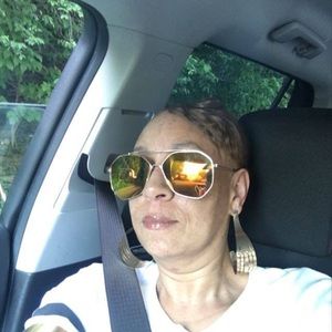 Meet your Posher, Pamela